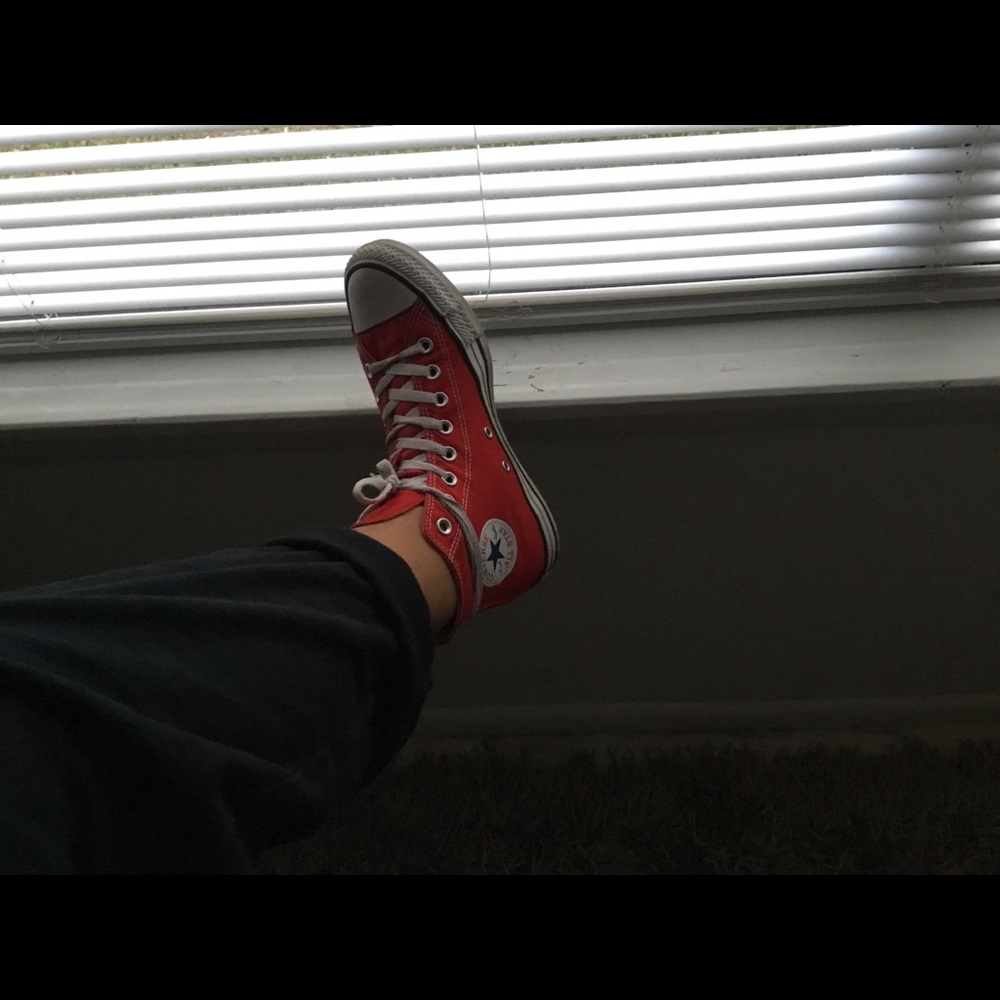 Converse (red) - Picture 2 of 2